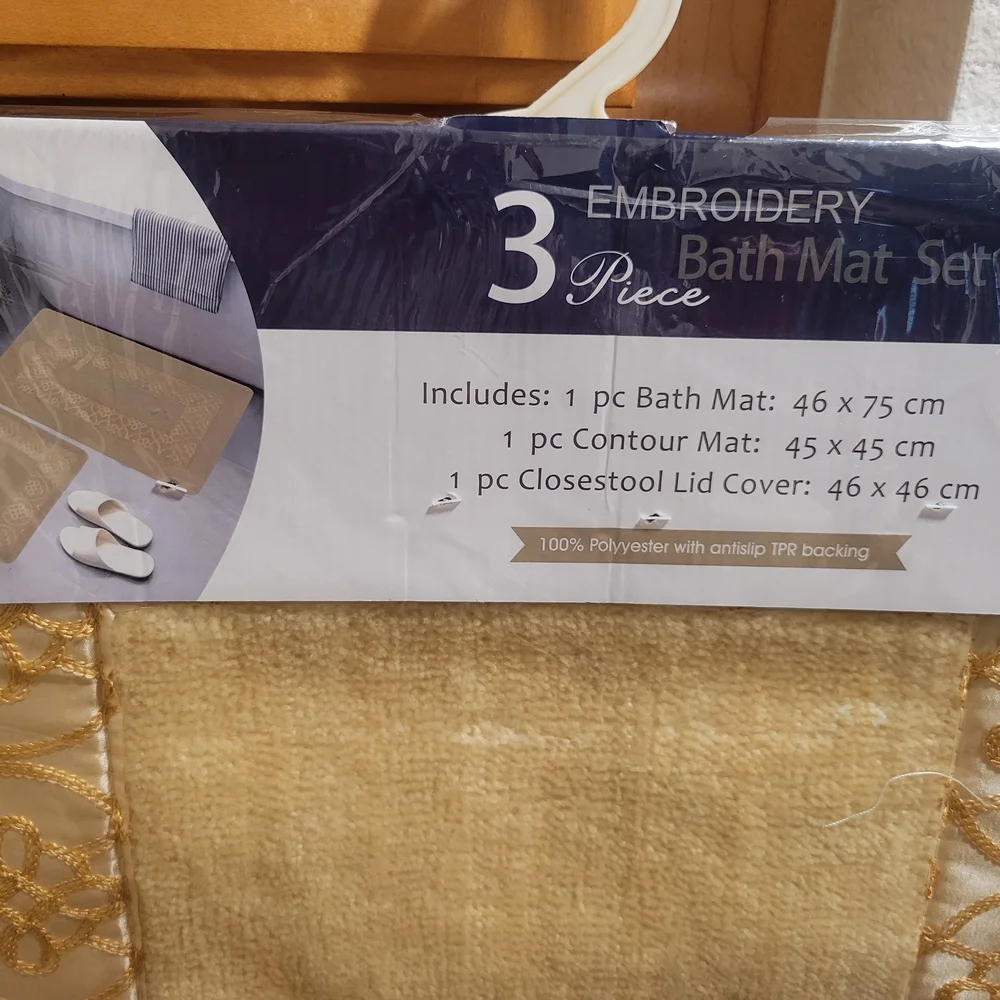 3-Piece Embroidery Bath Mat Set - Gold